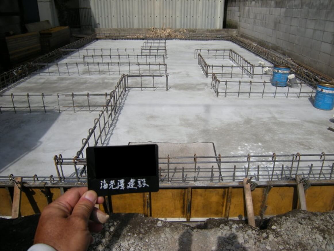 ベタ基礎のコンクリート打設の写真