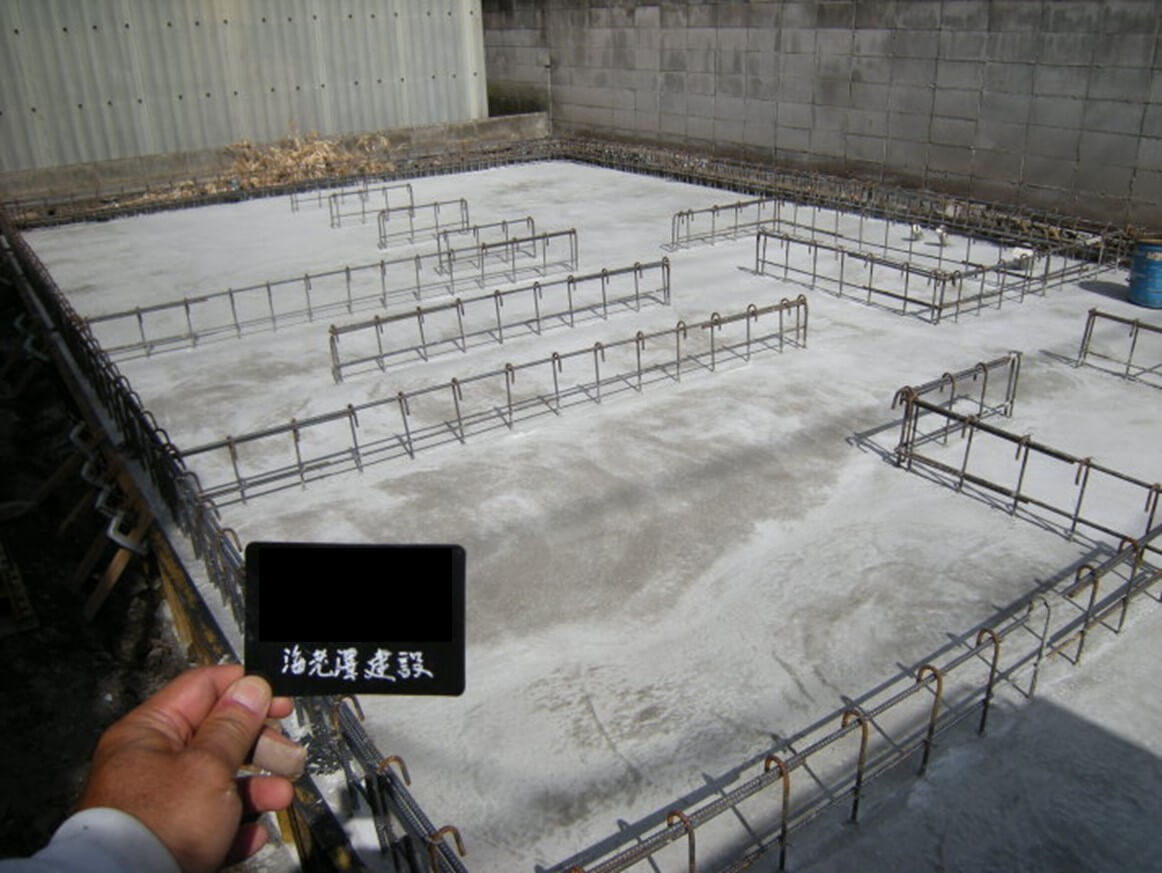 ベタ基礎のコンクリート打設の写真